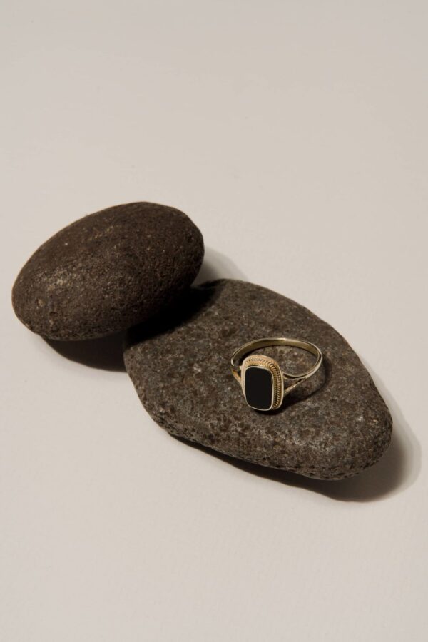 square-souvenir-ring-rings-flawed-373_1920x