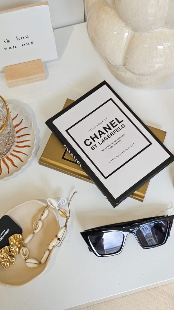 Little book of Chanel 2